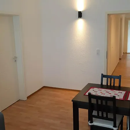 Helles, Moebliertes Zimmer In Schoener, Zentraler Wg *